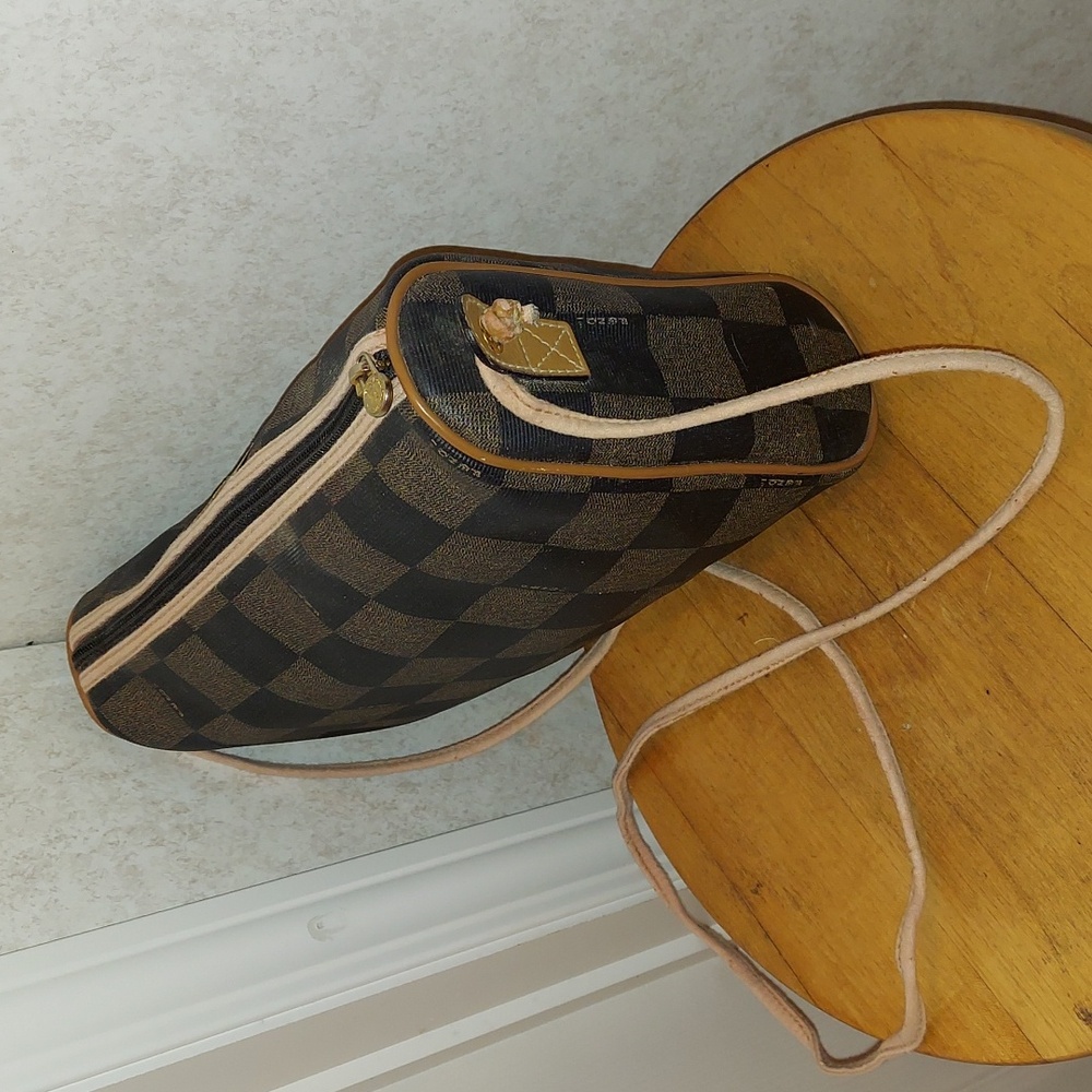 Vintage Fendi Crossbody Bag - Picture 4 of 13